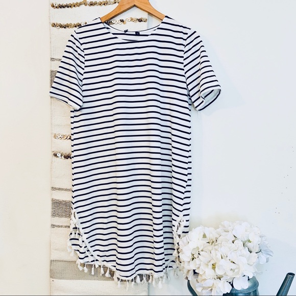 Dresses & Skirts - 🍃 HP • “Peyton” Striped Casual Dress
